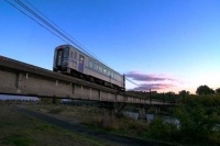 富良野駅と旭川駅を結ぶJR富良野線。北海道を代表する観光路線である一方、近年は周辺地域が旭川のベッドタウン旭川への通勤・通学路線としても機能している。