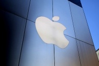 アメリカのIT専門メディア「9to5Mac」が12日、米アップルが4インチの新型スマートフォン(多機能携帯電話)「iPhone 5se」(仮称)の発売を3月18日に計画していると報じた