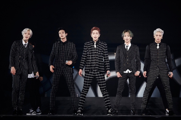 SHINeeが、単独コンサートの熱い感動を盛り込んだ「SHINee WORLD IV : The 4th Stage」を20日に発売する。