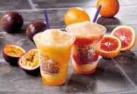 LA発「コーヒービーン&ティーリーフ」の初夏限定フローズンドリンク、パッションフルーツとオレンジ