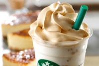 スターバックスから「ベイクド チーズケーキ フラペチーノ」限定発売