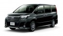 ミニバン「ノア」の特別仕様車「Si“W×B”」（ハイブリッド車）（写真提供：トヨタ自動車）