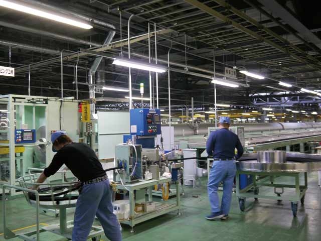 ロボットを利用した工場の自動化は世界的にも進んでおり、日本の企業が世界的に優位性を維持している成長分野の一つでもある