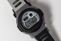 G-SHOCK×BEAMSコラボウォッチ -  モノトーンカラーを上下左右対角でアシンメトリーに配置