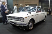 「第1回AUTOMOBILE COUNCIL/オートモビル・カウンシル2016」で展示された、1966年デビューのKE10D型初代「トヨタ・カローラ」