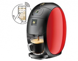 ネスレ日本は、 Bluetooth機能を搭載したコーヒーマシン「ネスカフェ ゴールドブレンド バリスタ i」を10月1日に発売する。（ネスレ日本の発表資料より）