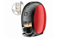 ネスレ日本は、 Bluetooth機能を搭載したコーヒーマシン「ネスカフェ ゴールドブレンド バリスタ i」を10月1日に発売する。（ネスレ日本の発表資料より）