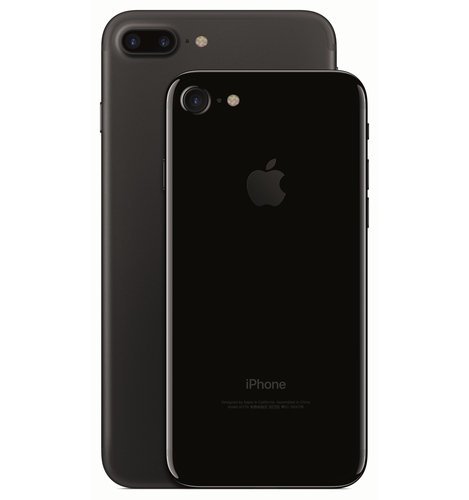 米アップル（Apple）が16日に発売するスマートフォンの新モデル「iPhone 7」「iPhone 7 Plus」。（写真提供：アップル）