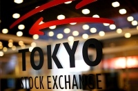 21世紀の悪習「金融マーケットの劇場化」。今年最大の見世物が今週、日米同日開演。蕩尽される下馬評、過剰なサプライズ演出。生半可な刺激では、観客は罵声を飛ばす。