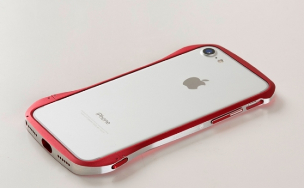 iPhone 7用のアルミバンパー「iPhone7専用 Deff製 Cleave Aluminum Bumper Limited Edition」