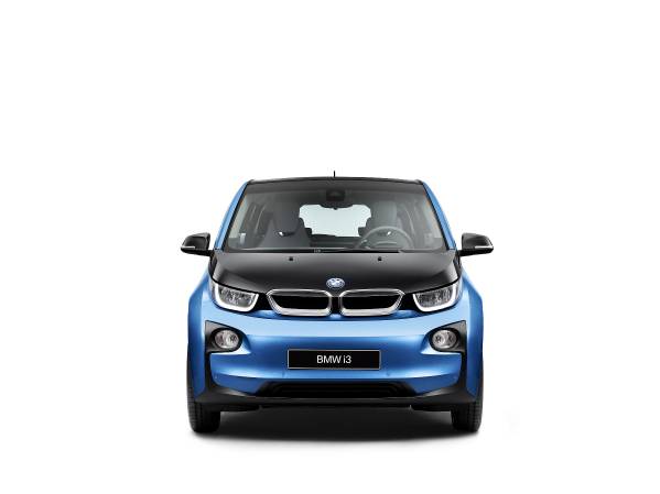 ビー・エム・ダブリュー（BMW）が10月1日に発売する電気自動車「BMW i3」の新型モデル（写真提供：BMW）