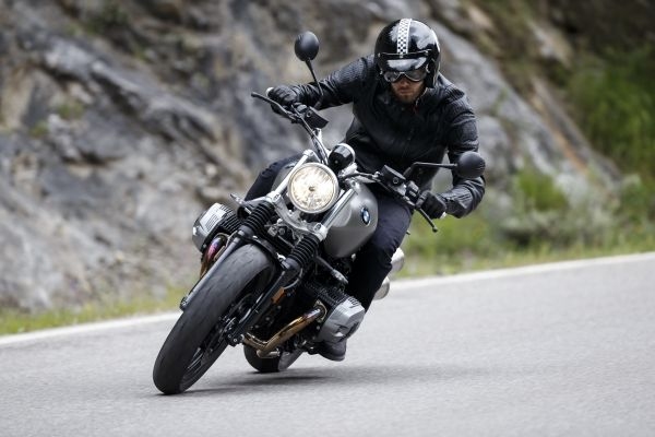 ビー・エム・ダブリューは新ヘリテイジモデル「新型BMW R nineT スクランブラー」を10月14日に販売開始する。（写真提供：BMW）