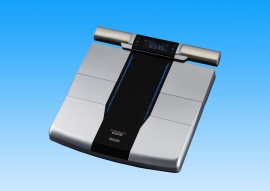 タニタが発売するデュアルタイプ体組成計インナースキャンデュアル「RD-800」。家庭用としては世界で初めて、部位ごとの筋質が測定できる。（写真：タニタ発表資料より）