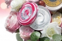 ロクシタンから、ホイップクリームのようなテクスチャーで華やかなローズが香り立つ「ホイップシア ローズ」シリーズを数量限定発売