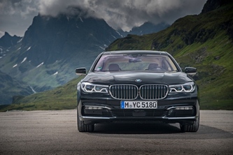BMWは13日、「7シリーズ」のハイブリッドモデル「新型BMW 740e iPerformance」の注文受付を開始した。（写真提供：BMW）