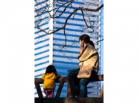 匿名ブログ「保育園落ちた日本死ね!!!」が、国会で物議を醸したのは今年の2月。それからおよそ9か月後、今度は2016年11月9日付の匿名ブログ「ふざけんな世田谷!自営業を保育園に入れろ」が話題になっている