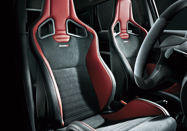 ノート e-POWER NISMO シート（RECARO）