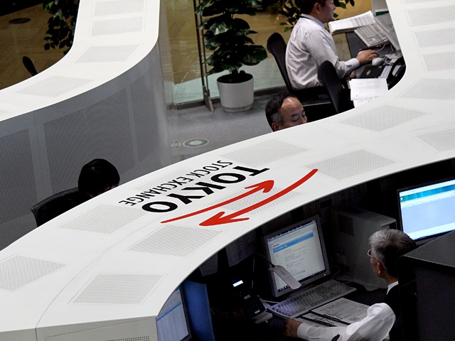 前場がマイナスで終わったら、後場に見参。終値をプラスにひっくり返して、去ってゆく。ぼくらのヒーロー、正義の味方?　その名は「日銀のETF買い」。不敗の伝説。
