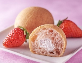 27日から順次発売予定の「あげぽよ(いちごクリーム)」93円(税抜)(セブン-イレブン・ジャパン報道資料より) 27日から順次発売予定の「あげぽよ(いちごクリーム)」93円(税抜)(セブン-イレブン・ジャパン報道資料より)