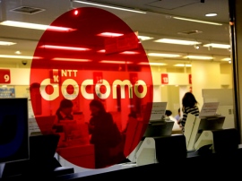 契約件数のトップはNTT docomoで、2016年度第2四半期で7294万3100万件、シェアは45.7%となった。