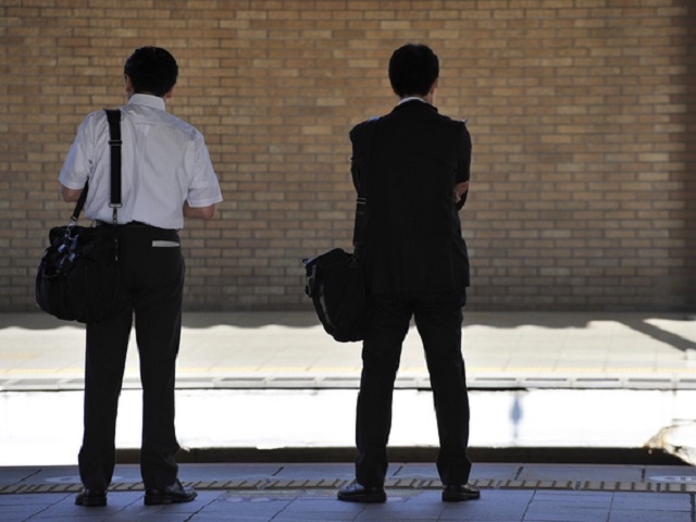 管理職などの経験があり、仕事への情熱を持っている中高年が「第四新卒」として注目されている。これまで年齢が上がるほど就職や転職が不利になってきたが、そうした風潮も薄れつつある。