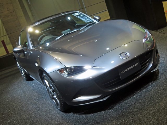 マツダ・ロードスター(MX-5)の電動リトラクタブルハードトップモデルである「ロードスターRF(Mazda MX-5 RF)」が、世界で最も権威のあるデザイン賞のひとつである2017年レッド・ドット賞の「ベスト・オブ・ザ・ベスト賞」を受賞した