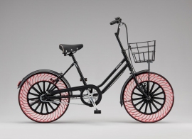 「エアフリーコンセプト」のタイヤを装着した自転車（ブリヂストン発表資料より）
