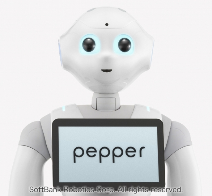 Pepper。（画像：DMM.com発表資料より）