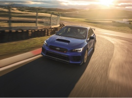 500台の限定で米国市場で発売する「WRX STI TYPE RA」、専用ECUの採用などで310hpまでチューンアップされた2.5リッター水平対向4気筒ターボエンジンを搭載する