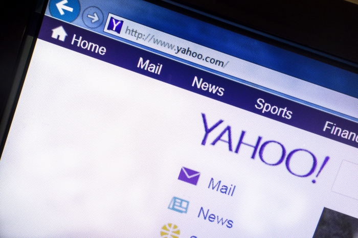 Yahooのウェブサイト。(c) 123rf