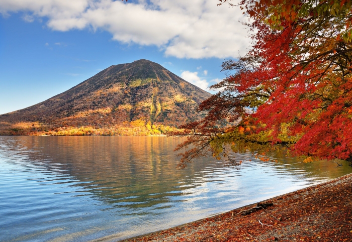 男体山