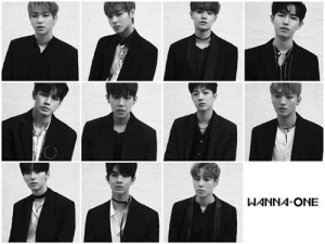 2017年上半期の韓国のヒット番組、Mnet『プロデュース（PRODUCE）101 シーズン２』で視聴者が国民プロデューサーとして選んだ11人がボーイズグループ「Wanna One」として8月7日に正式にデビューする。写真：Mnet