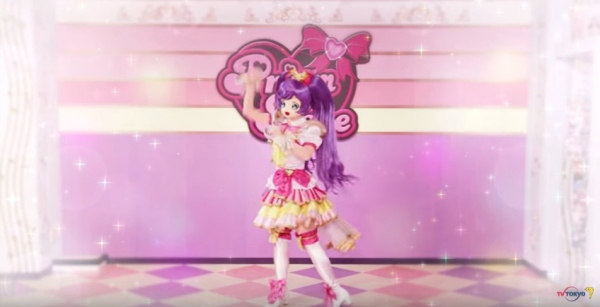 『アイドルタイムプリパラ』の挿入歌CDがついに発売っす! ジャケットではみんなが仲良く手を繋いでいるっす!! アニメイトカフェ池袋2号店ではコラボカフェも!?