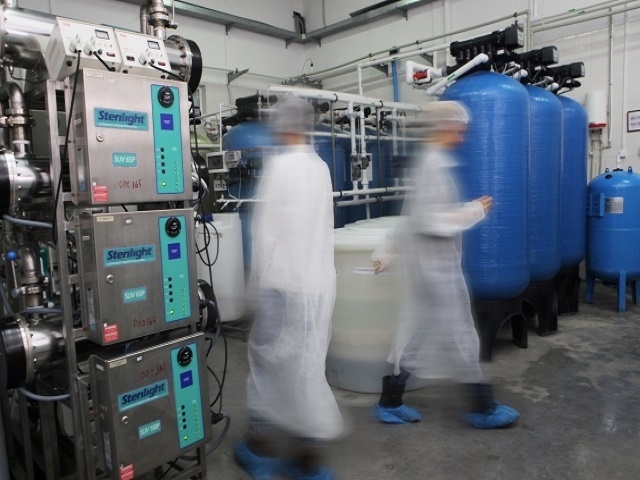 2045年には人類の知能を超える究極のコンピューターが誕生し、驚異的なスピードでテクノロジーを自己進化させる時代に突入するという「シンギュラリティ」やAI・ロボットが仕事を奪うといった、「AI脅威論」は一段落し、最近ではAI・ロボットをうまく活用することで、生活の利便性を高め業務効率化を図るといった「AI楽観論」が多く聞かれる。