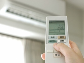 ダイキン工業は、「夏の寝室でのエアコンの使い方」について、20代～70代の男女1,000人を対象にその実態の調査を行った。