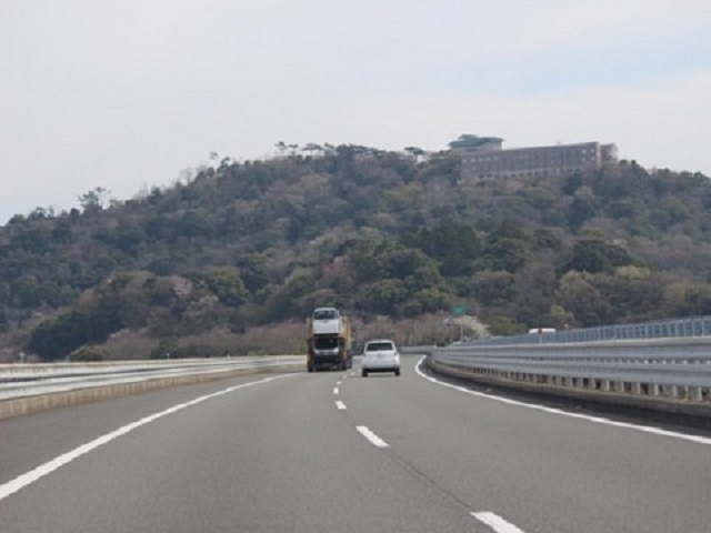 お盆休みまであとわずか。それぞれ、計画を立てていることだろうが、車でお出かけの方の悩みは渋滞ではないだろうか。今年の渋滞の予測と、回避方法がNEXCO各社から発表されている。