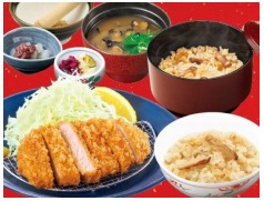 「松茸ご飯と熟成とんかつ膳」（写真: 華屋与兵衛の発表資料より）