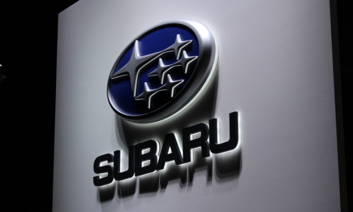 ＳＵＢＡＲＵ＜７２７０＞（東１）は２７日、反落して始まり、取引開始後は３％安の３９３９円（１３６円安）まで下押している。