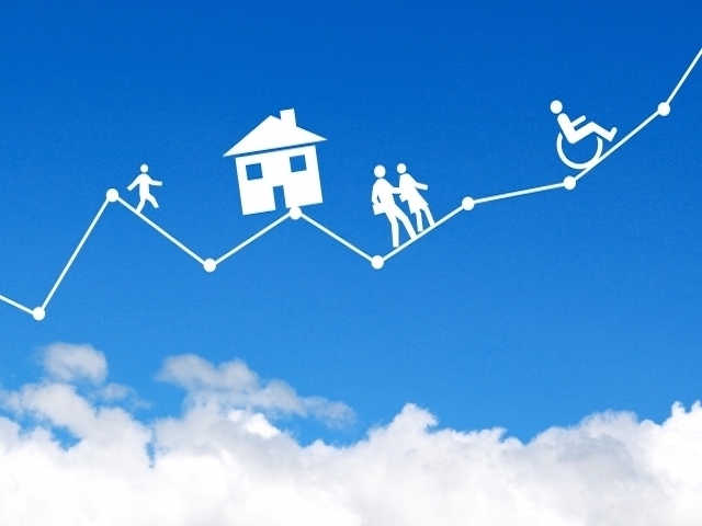 人口構造の変化によって、人々の生活環境に対する価値観は多様化しつつある。高齢者の希望と社会的課題の解決、これらの両立が急務となっている。