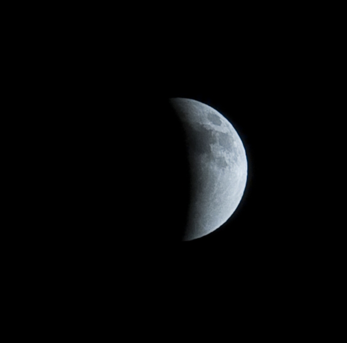 皆既月食のイメージ。