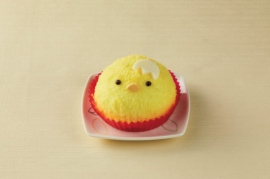 「チーズ&ストロベリー　ことりのムースケーキ」（写真：セブンイレブンの発表資料）