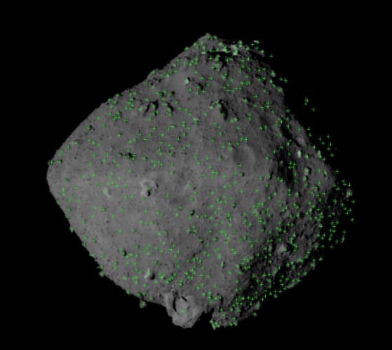 リュウグウ表面上の岩の塊の分布　緑の印は約10メートル以上の岩の塊を示す (c) 近畿大/JAXA/東京大/高知大/立教大/名古屋大/千葉工大/明治大/会津大/産総研