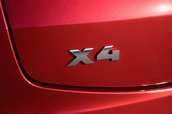 新型「BMW X4」