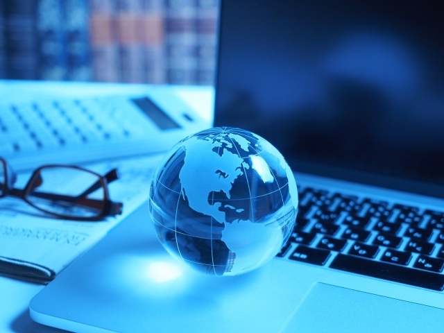 エイピアが調査レポート「デジタル変革の促進における人工知能の重要性」を公表。AI導入の日本企業は47%、予定なしの企業は28%