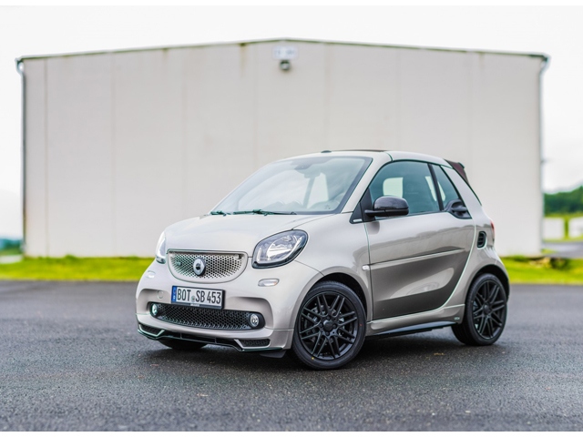 全国でわずかに10台という稀少な最終特別仕様車「smart BRABUS cabrio the final」、価格432.0万円