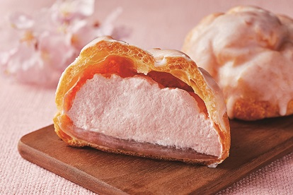 「春薫る桜シュークリーム」（写真：ローソンの発表資料より）