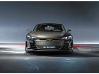 ジュネーブショーにおいてアウディは、「Audi e-tronコンセプト」など4台の電気自動車を展示する計画