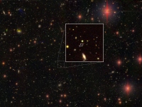 すばる望遠鏡の超広視野主焦点カメラHSCによる探査観測で撮影された巨大ブラックホール。(c) 国立天文台