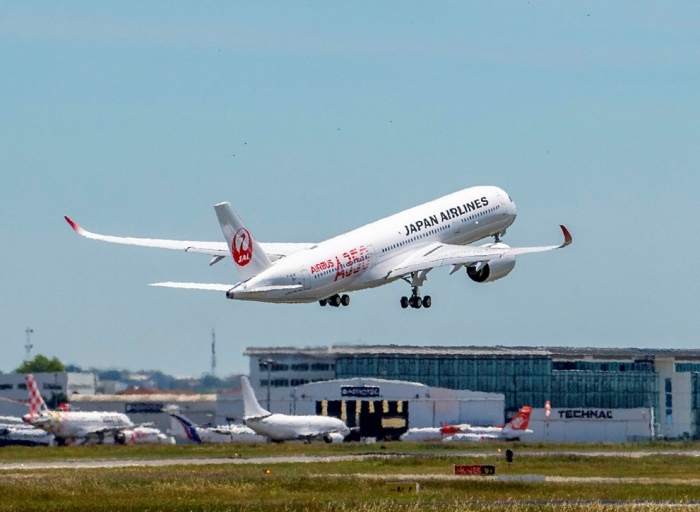 初飛行を行う機体。（画像: エアバスの発表資料より）