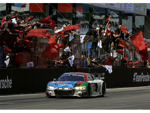 第47回ニュルブルクリンク24時間レースで総合優勝したAudi Sport Team PhoenixのAudi R8 LMSの4号車